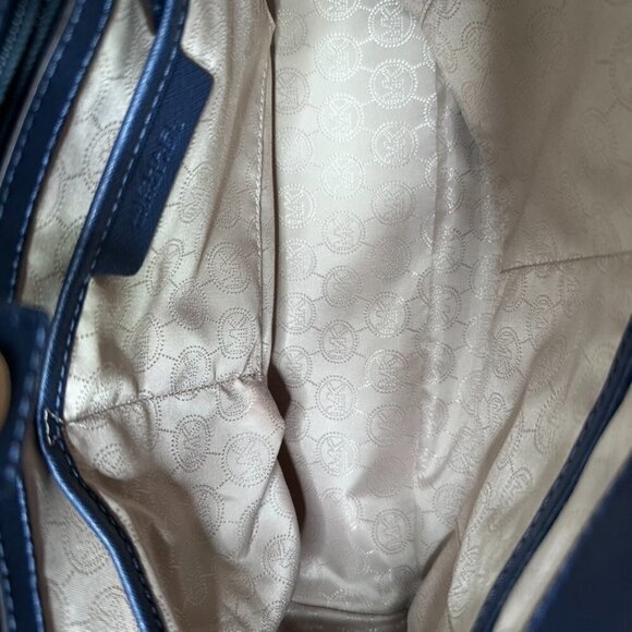 Michael Kors Sutton Saffiano Medium Bag in Navy Leather with Matching Wallet - Picture 8 of 14